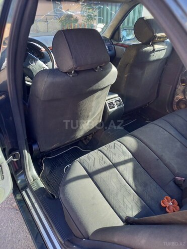 Mercedes 220 E 2000, 38,867 km - 2.2 l - Bakı