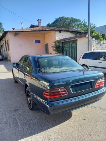 Mercedes 220 E 2000, 38,867 km - 2.2 l - Bakı