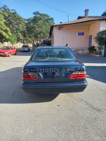 Mercedes 220 E 2000, 38,867 km - 2.2 l - Bakı