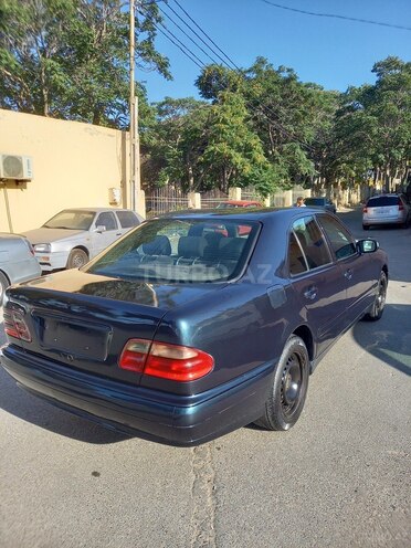 Mercedes 220 E 2000, 38,867 km - 2.2 l - Bakı