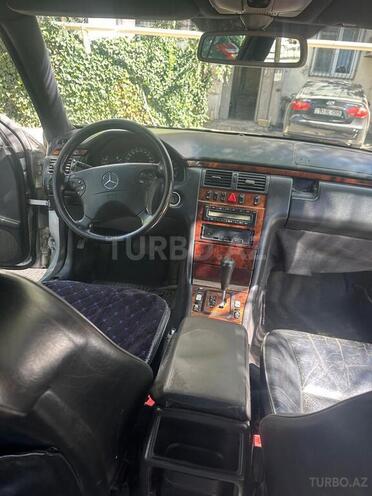 Mercedes E 220 d 1999, 555,000 km - 2.2 л - Bakı