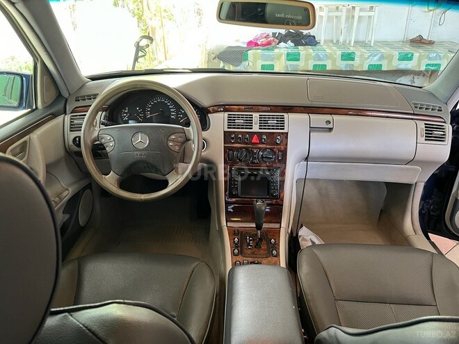 Mercedes E 280 2000, 290,000 km - 2.8 l - Gəncə