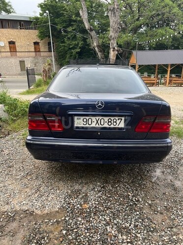 Mercedes E 280 2000, 290,000 km - 2.8 l - Gəncə
