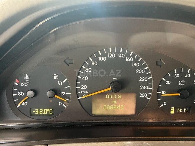 Mercedes E 280 2000, 290,000 km - 2.8 l - Gəncə