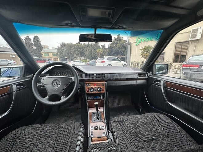 Mercedes E 220 1994, 390,000 km - 2.2 л - Bakı