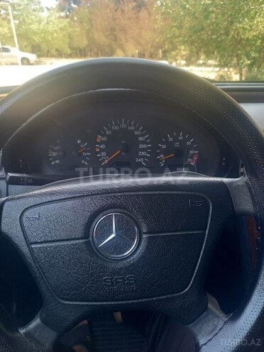 Mercedes C 200 1997, 810,697 km - 2.0 l - Naftalan