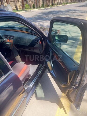 Mercedes C 200 1997, 810,697 km - 2.0 l - Naftalan