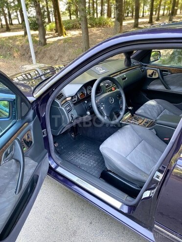 Mercedes E 260 2000, 229,555 km - 2.6 л - Masallı