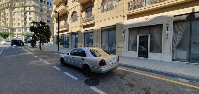 Mercedes C 180 1995, 352,635 km - 1.8 л - Bakı