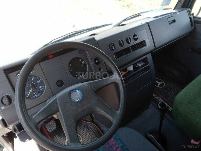 Mercedes  1995, 193,700 km - 4.0 l - Gəncə
