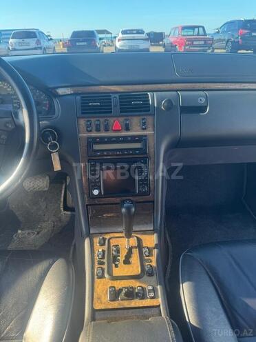 Mercedes E 320 2000, 290,000 km - 3.2 l - Bakı