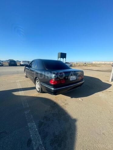Mercedes E 320 2000, 290,000 km - 3.2 l - Bakı