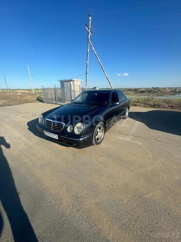 Mercedes E 320 2000, 290,000 km - 3.2 l - Bakı