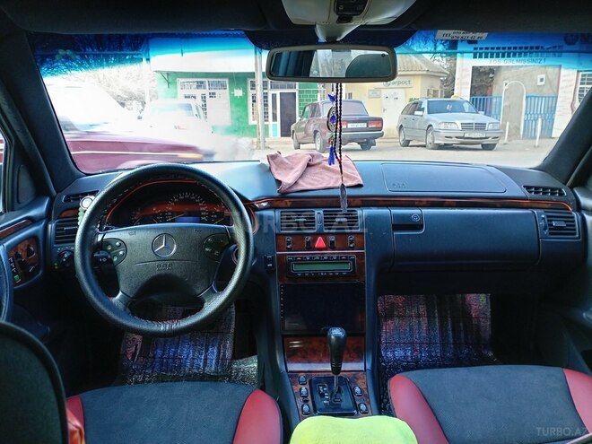 Mercedes E 240 2000, 243,560 km - 2.4 l - Cəlilabad
