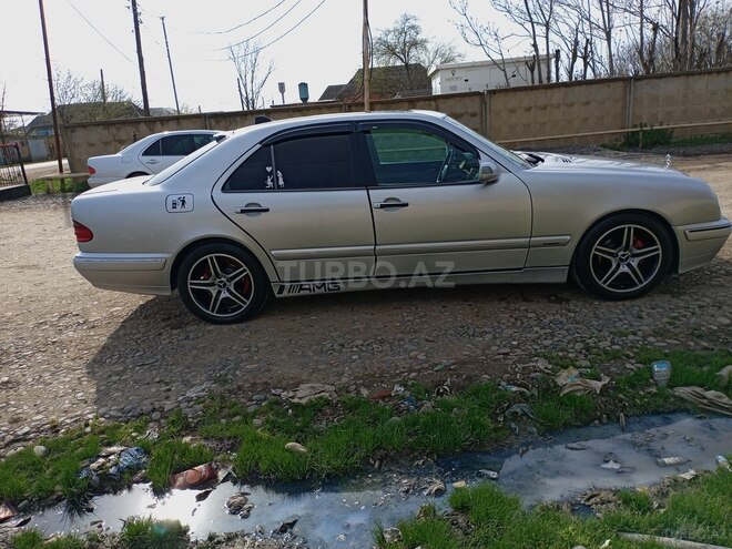 Mercedes E 240 2000, 243,560 km - 2.4 l - Cəlilabad