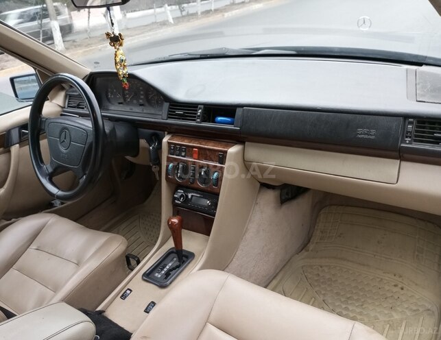 Mercedes E 220 1995, 455,594 km - 2.2 l - Sumqayıt