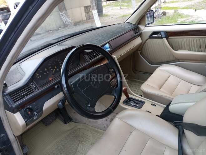 Mercedes E 220 1995, 455,594 km - 2.2 l - Sumqayıt