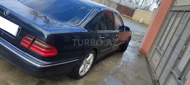 Mercedes E 240 2001, 245,000 km - 2.4 л - Bərdə