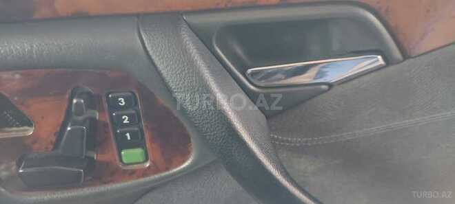 Mercedes E 240 2001, 245,000 km - 2.4 л - Bərdə