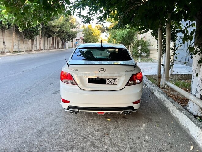 Hyundai Accent 2013, 300,485 km - 1.4 л - Bakı