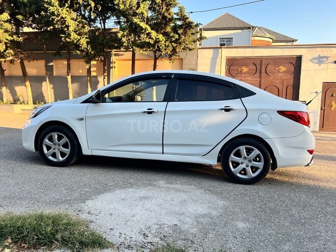 Hyundai Accent 2013, 300,485 km - 1.4 л - Bakı