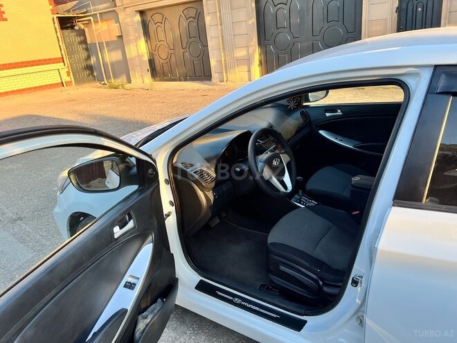 Hyundai Accent 2013, 300,485 km - 1.4 л - Bakı