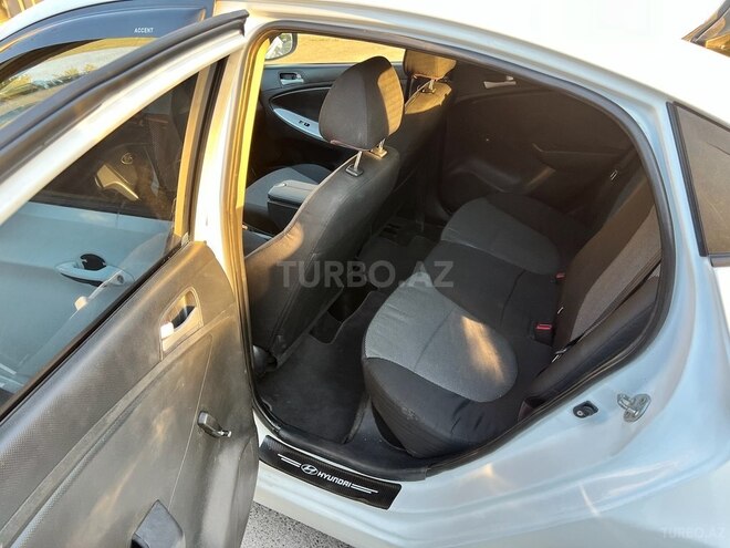 Hyundai Accent 2013, 300,485 km - 1.4 л - Bakı
