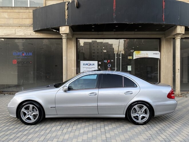 Mercedes E 320 2002, 266,000 km - 3.2 l - Bakı