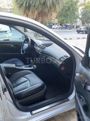 Mercedes E 320 2002, 266,000 km - 3.2 l - Bakı