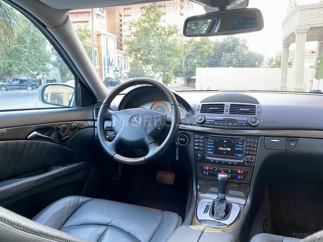 Mercedes E 320 2002, 266,000 km - 3.2 l - Bakı