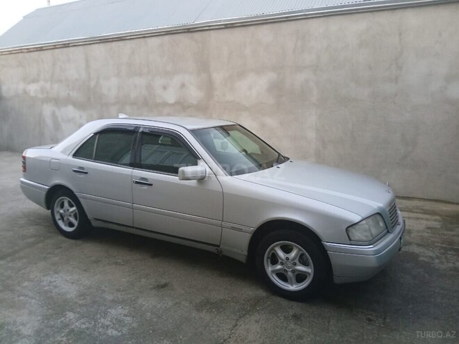 Mercedes C 180 1994, 280,000 km - 1.8 л - Quba