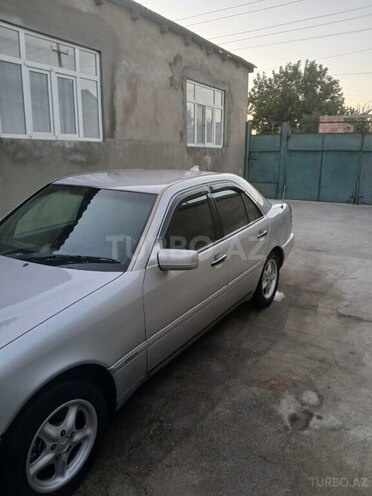 Mercedes C 180 1994, 280,000 km - 1.8 л - Quba