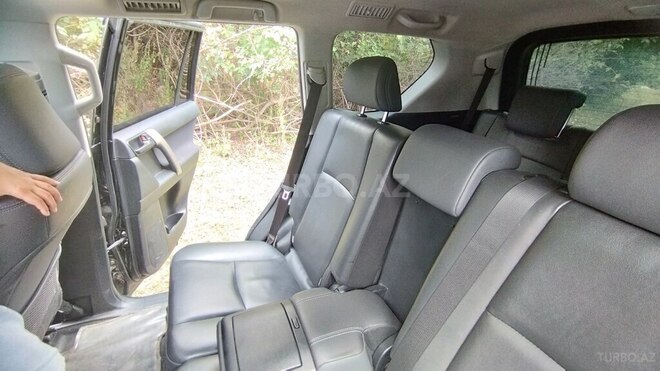 Toyota Land Cruiser Prado-10