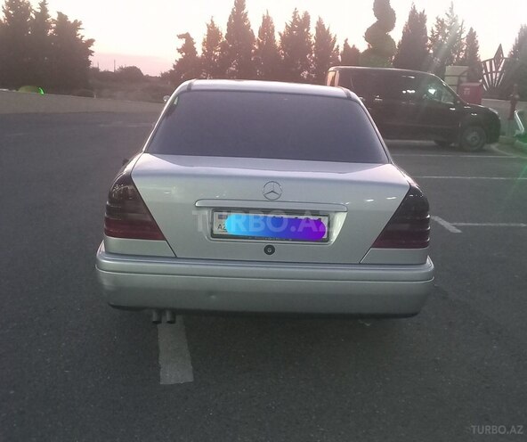 Mercedes C 220 1997, 197,654 km - 2.2 l - Gəncə