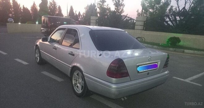 Mercedes C 220 1997, 197,654 km - 2.2 l - Gəncə