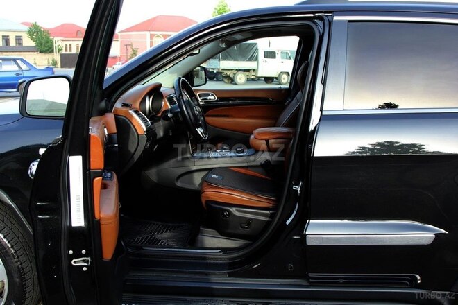 Jeep Grand Cherokee 2012, 157,000 km - 3.6 l - Quba