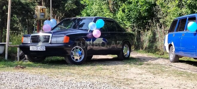Mercedes 190 1993, 542,000 km - 2.0 л - Astara