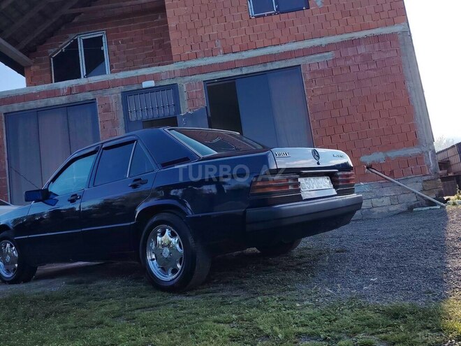 Mercedes 190 1993, 542,000 km - 2.0 л - Astara