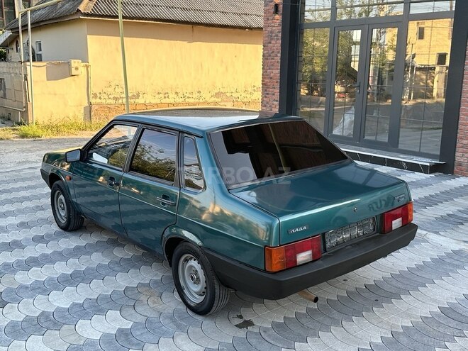 LADA (VAZ) 21099 2000, 95,000 km - 1.6 л - Salyan