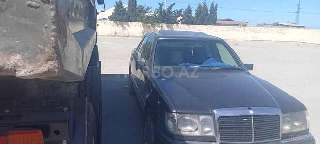Mercedes E 250 1993, 495,223 km - 2.5 l - Bakı