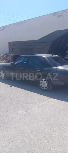 Mercedes E 250 1993, 495,223 km - 2.5 l - Bakı