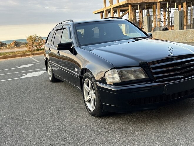 Mercedes C 220 1999, 395,000 km - 2.2 l - Sumqayıt