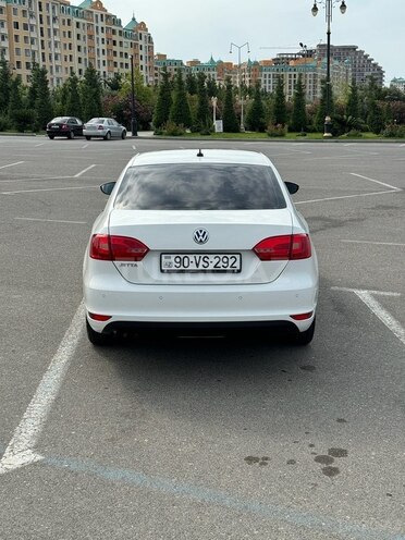 Volkswagen Jetta 2013, 223,240 km - 2.0 л - Sumqayıt