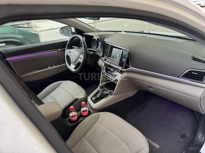 Hyundai Elantra 2017, 106,700 km - 2.0 l - Bakı
