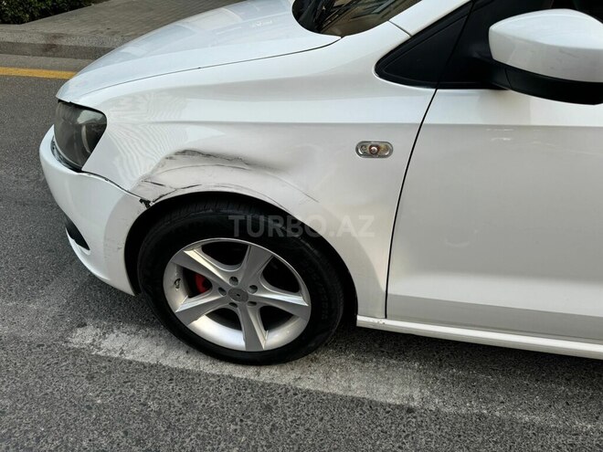 Volkswagen Polo 2012, 300,000 km - 1.6 l - Bakı