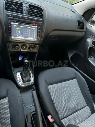 Volkswagen Polo 2012, 300,000 km - 1.6 l - Bakı