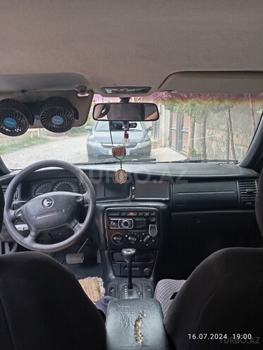 Opel Vectra 1997, 335,000 km - 2.0 l - Bakı