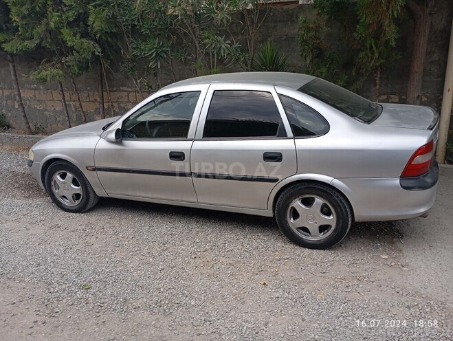 Opel Vectra 1997, 335,000 km - 2.0 l - Bakı