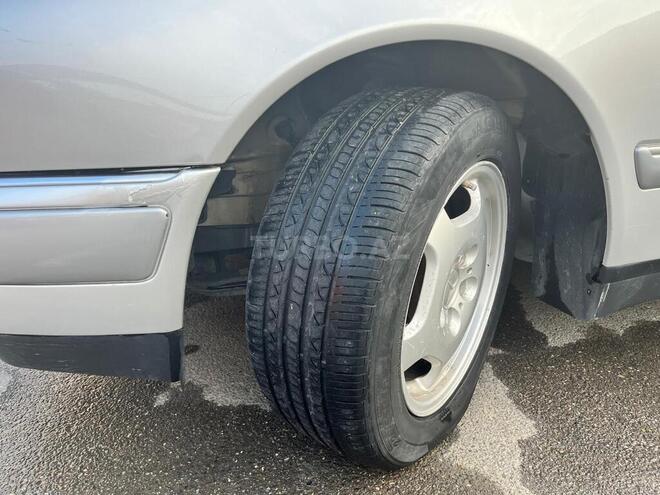 Mercedes E 230 1996, 405,000 km - 2.3 l - Gəncə