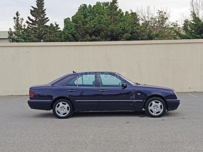 Mercedes E 240 1998, 417,000 km - 2.4 л - Sumqayıt
